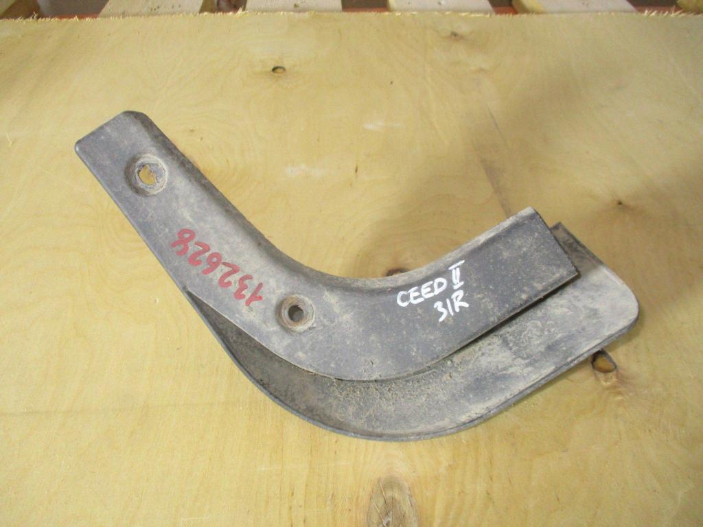 Брызговик задний правый, 1000 рублей, Пермь