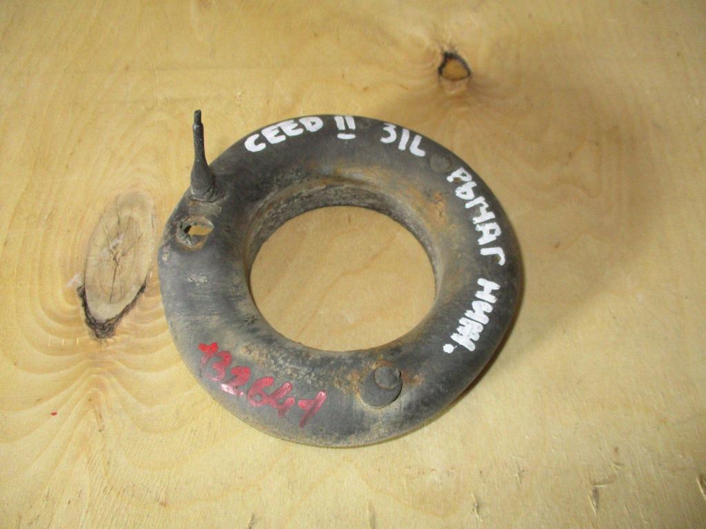 Опора задней пружины нижняя, 500 рублей, Пермь