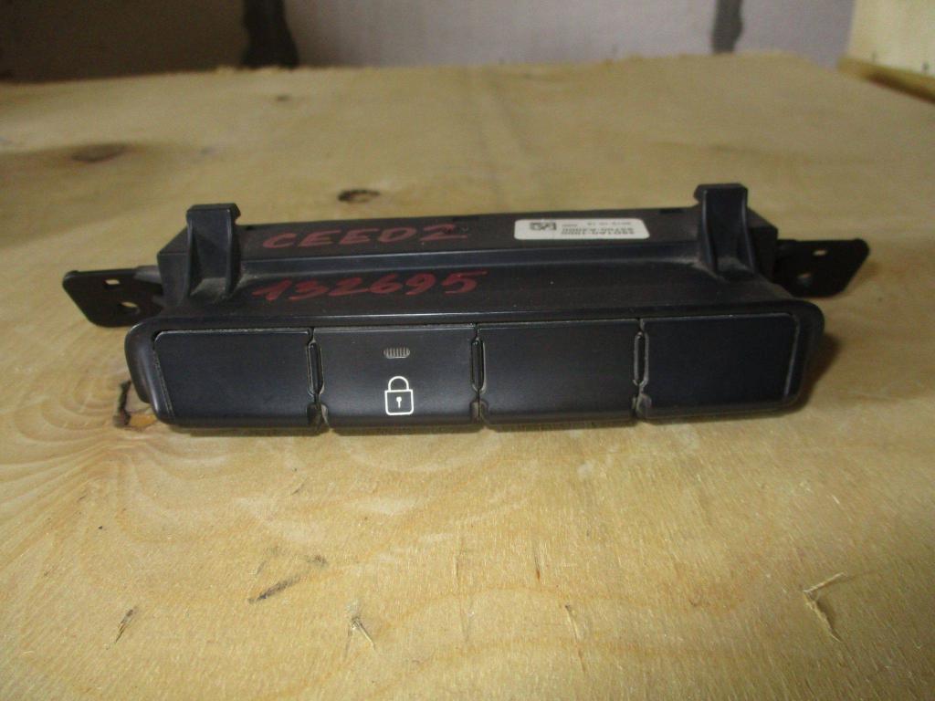 Кнопка центрального замка, 500 рублей, Пермь