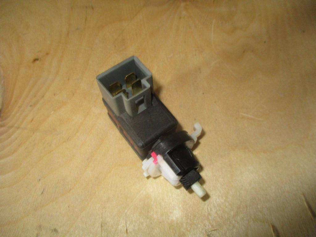 Датчик включения стопсигнала, 500 рублей, Пермь