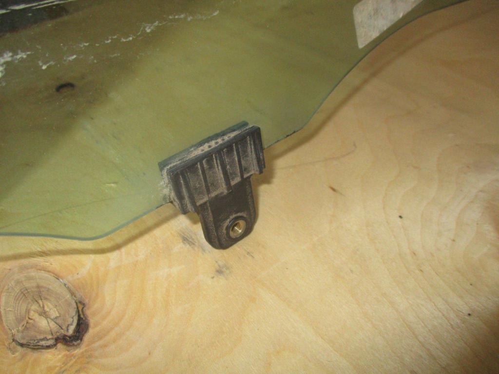 Стекло двери передней правой, 4000 рублей, Пермь