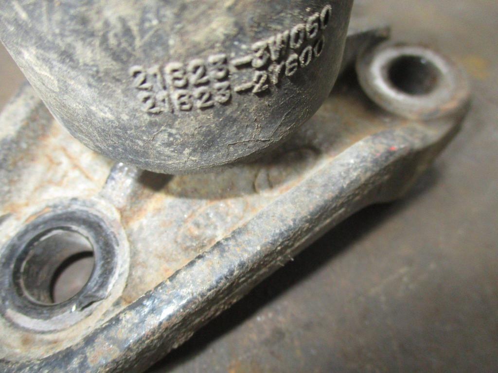 Кронштейн двигателя правый, 2000 рублей, Пермь