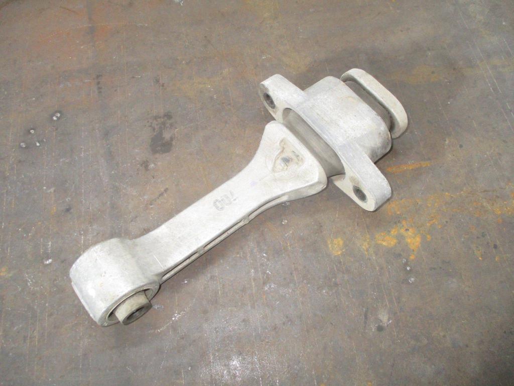 Опора двигателя задняя, 2000 рублей, Пермь