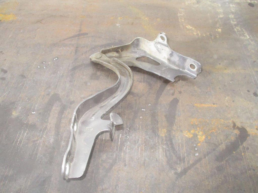 Петля капота правая, 1200 рублей, Пермь