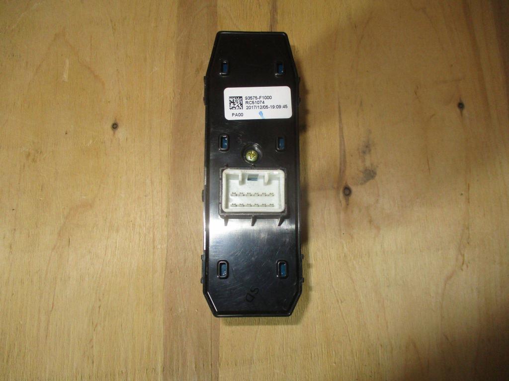 Кнопка стеклоподъемника, 1500 рублей, Пермь