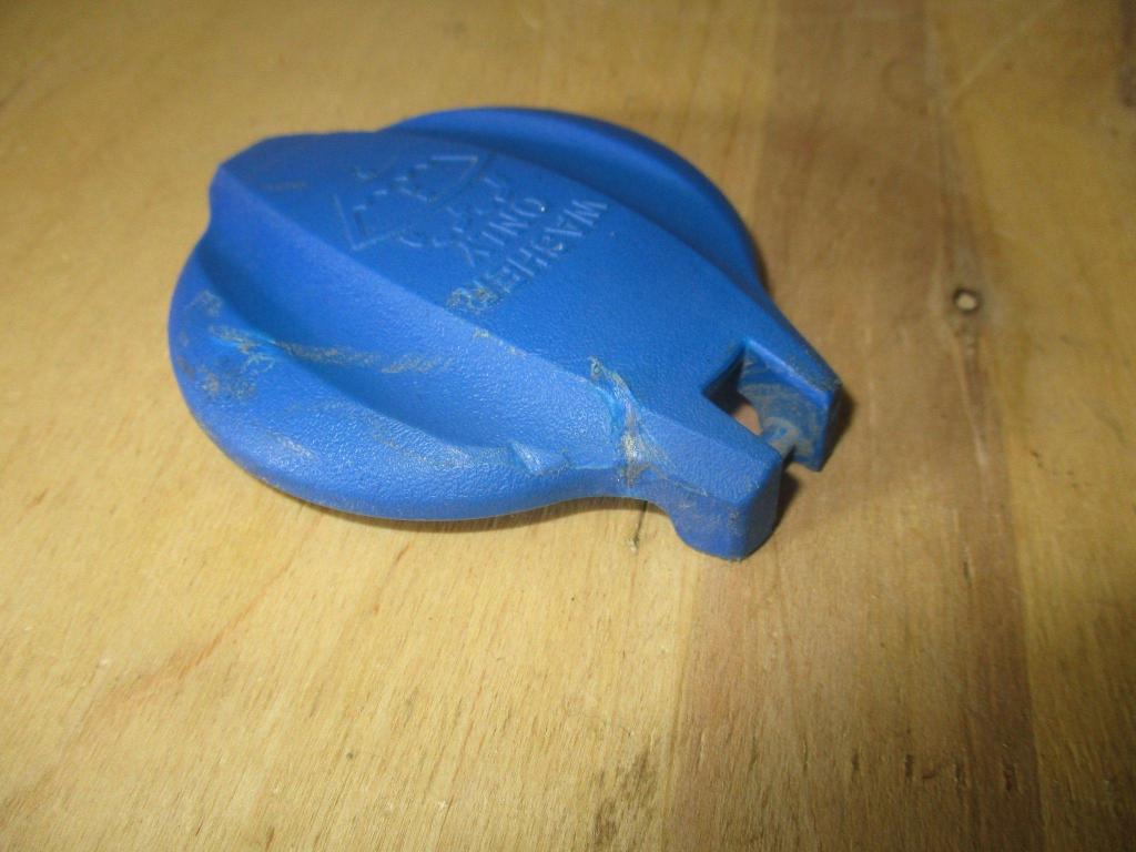 Крышка бачка омывателя, 500 рублей, Пермь