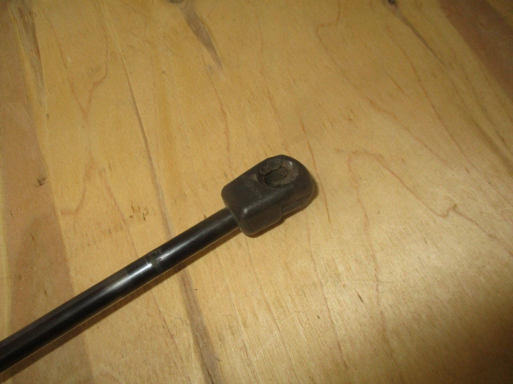 Амортизатор двери багажника, 1000 рублей, Пермь