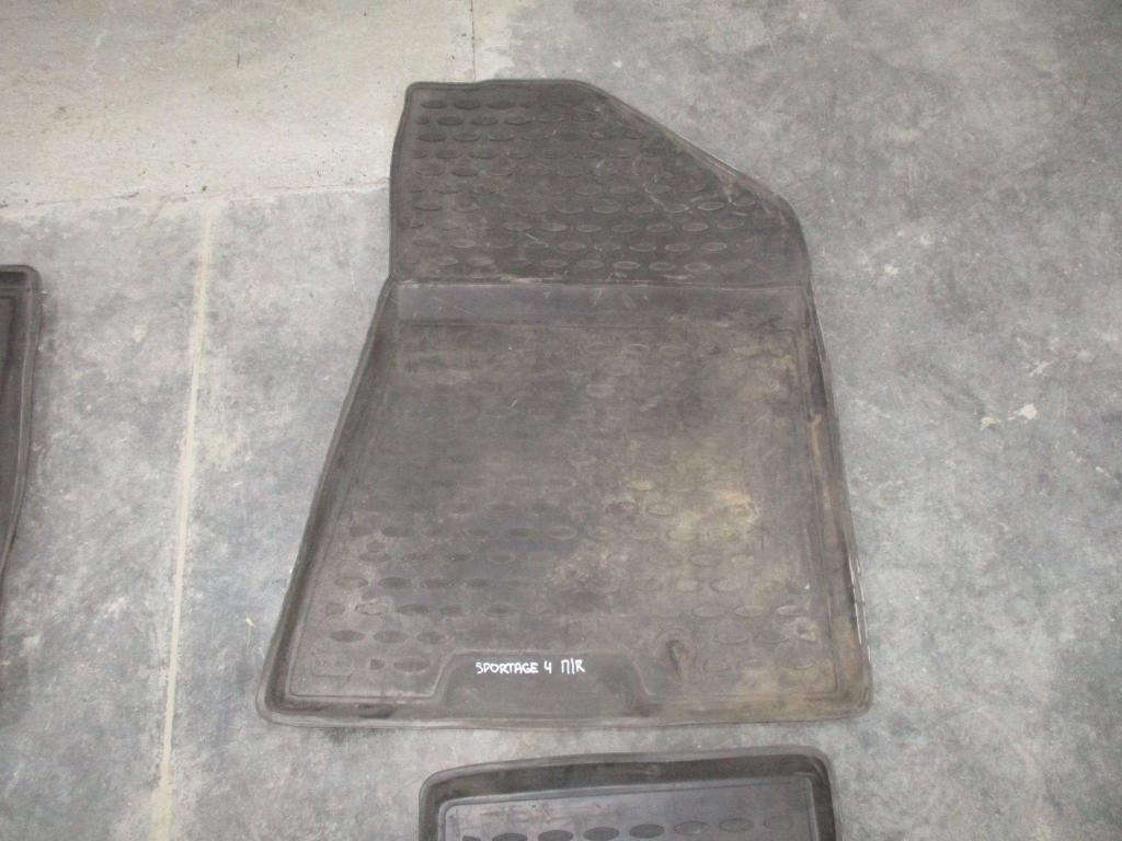 Комплект ковриков салона, 2000 рублей, Пермь