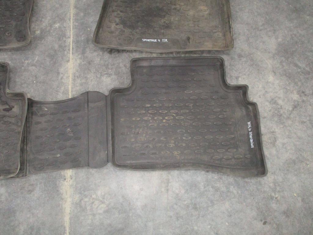 Комплект ковриков салона, 2000 рублей, Пермь