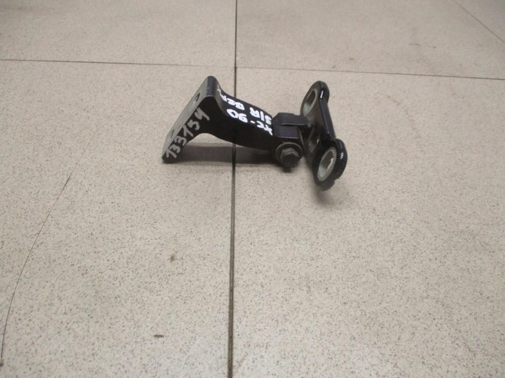 Петля двери задней правой верхняя, 1500 рублей, Пермь