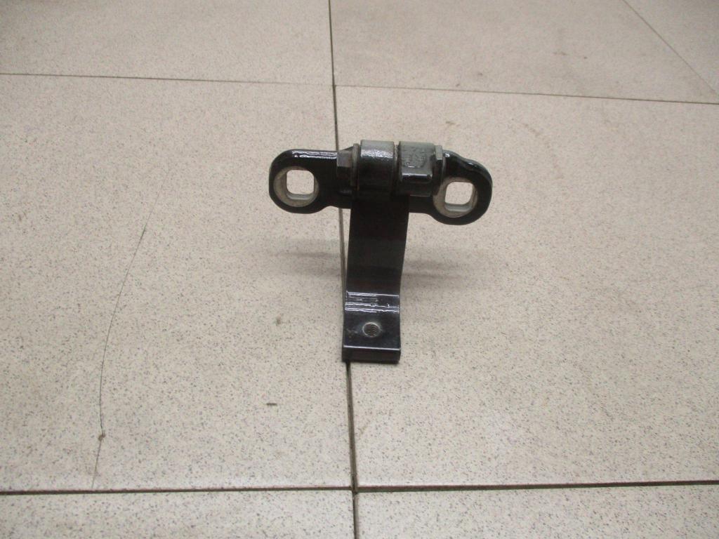 Петля двери задней правой верхняя, 1500 рублей, Пермь