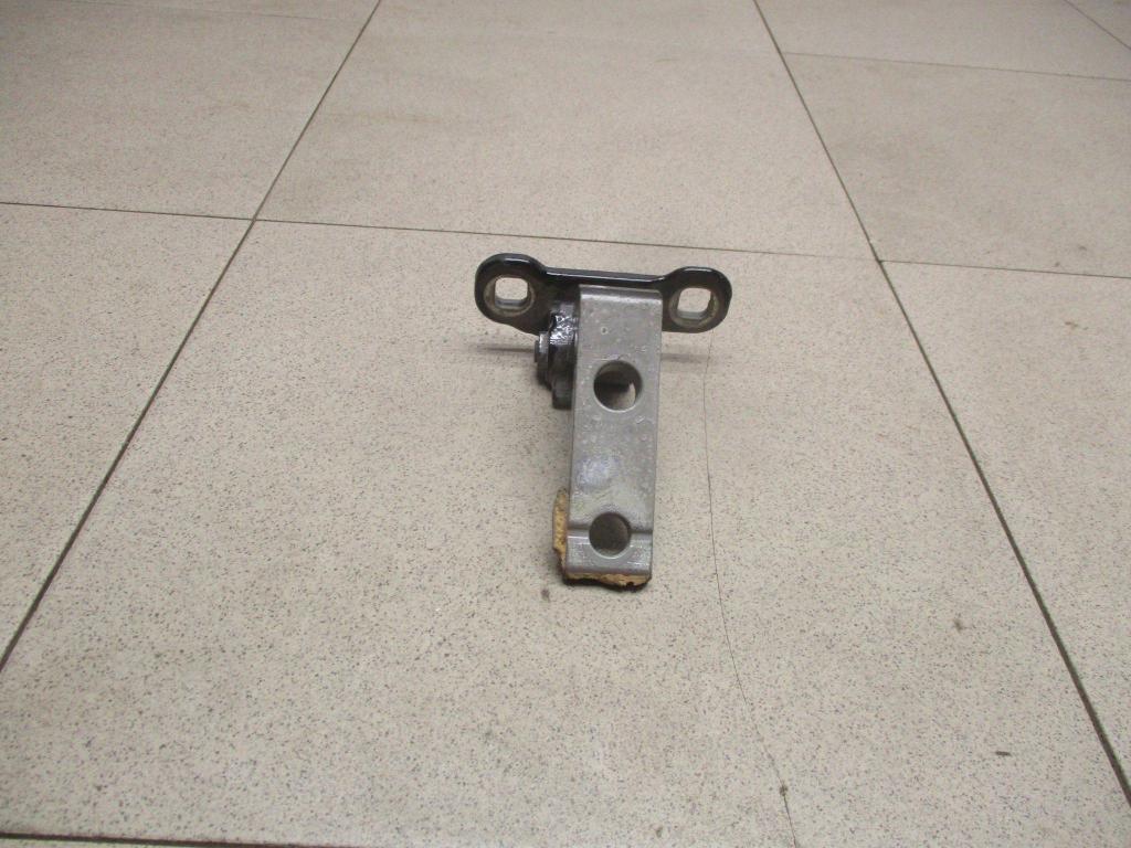 Петля двери передней правой нижняя, 2000 рублей, Пермь