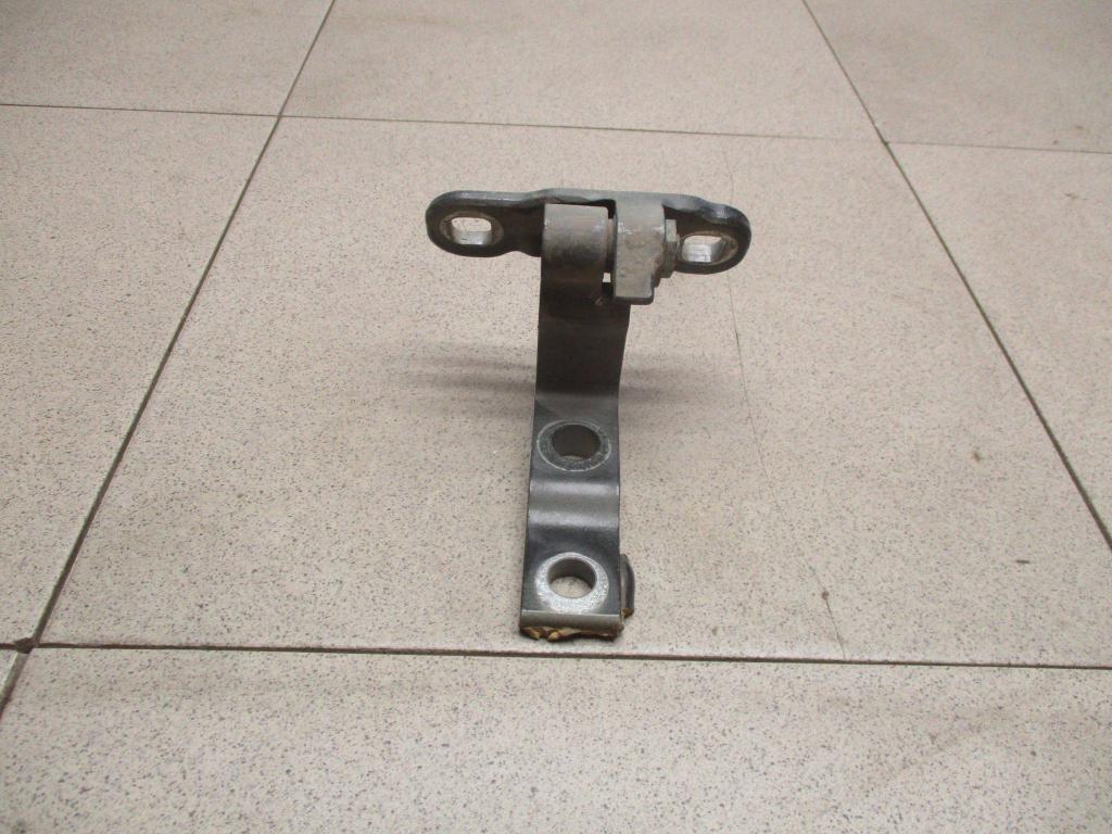 Петля двери передней правой нижняя, 2000 рублей, Пермь