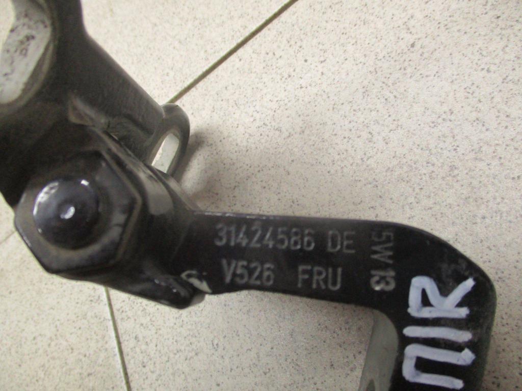 Петля двери передней правой верхняя, 2000 рублей, Пермь