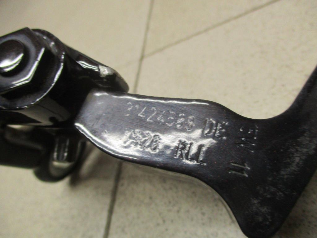 Петля двери задней левой нижняя, 1500 рублей, Пермь