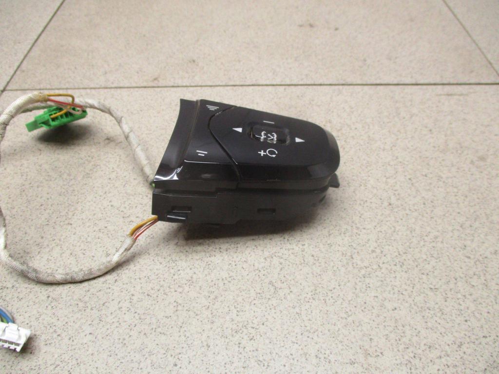 Кнопка в руль, 1500 рублей, Пермь