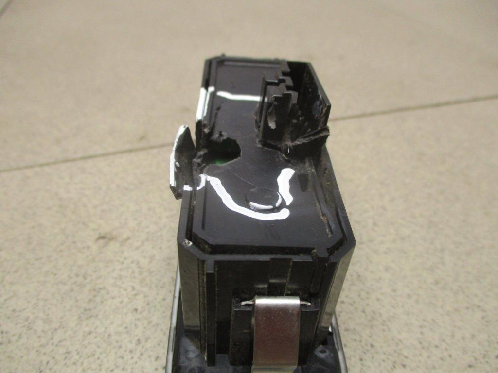 Кнопка освещения панели приборов, 1000 рублей, Пермь