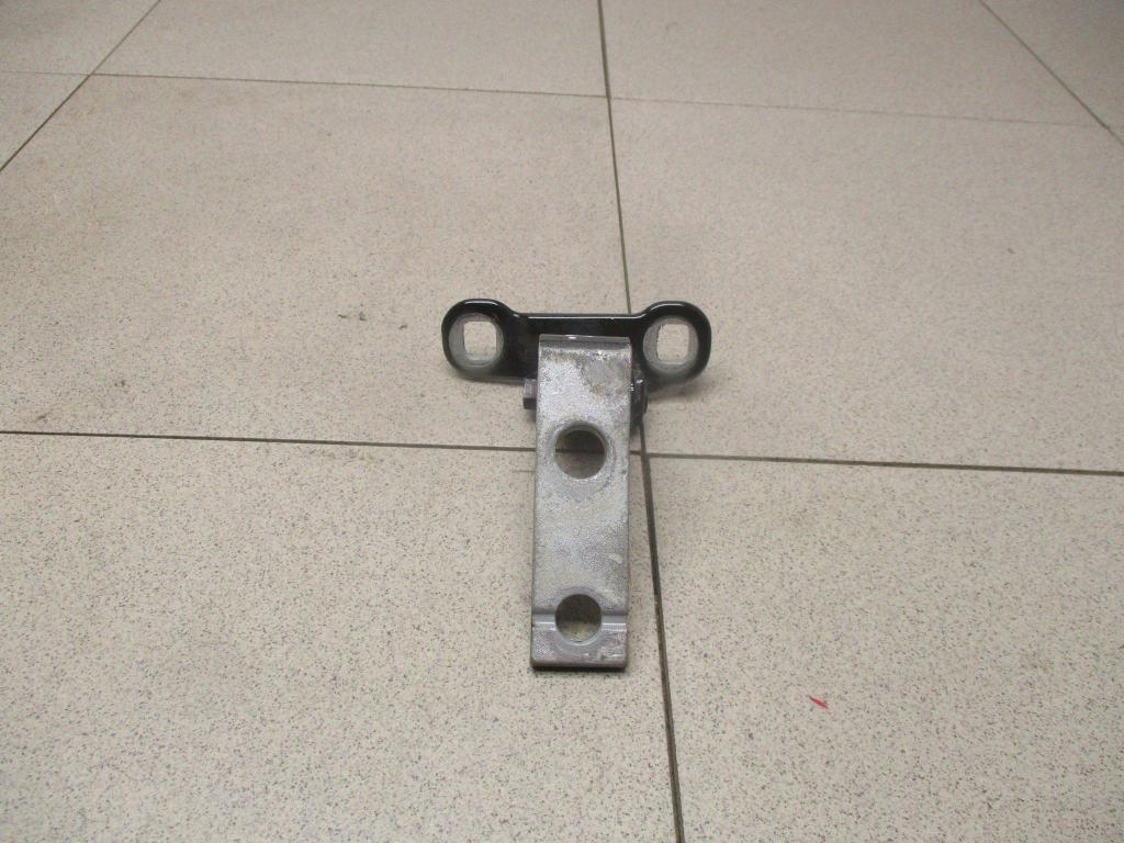 Петля двери передней левой верхняя, 2000 рублей, Пермь