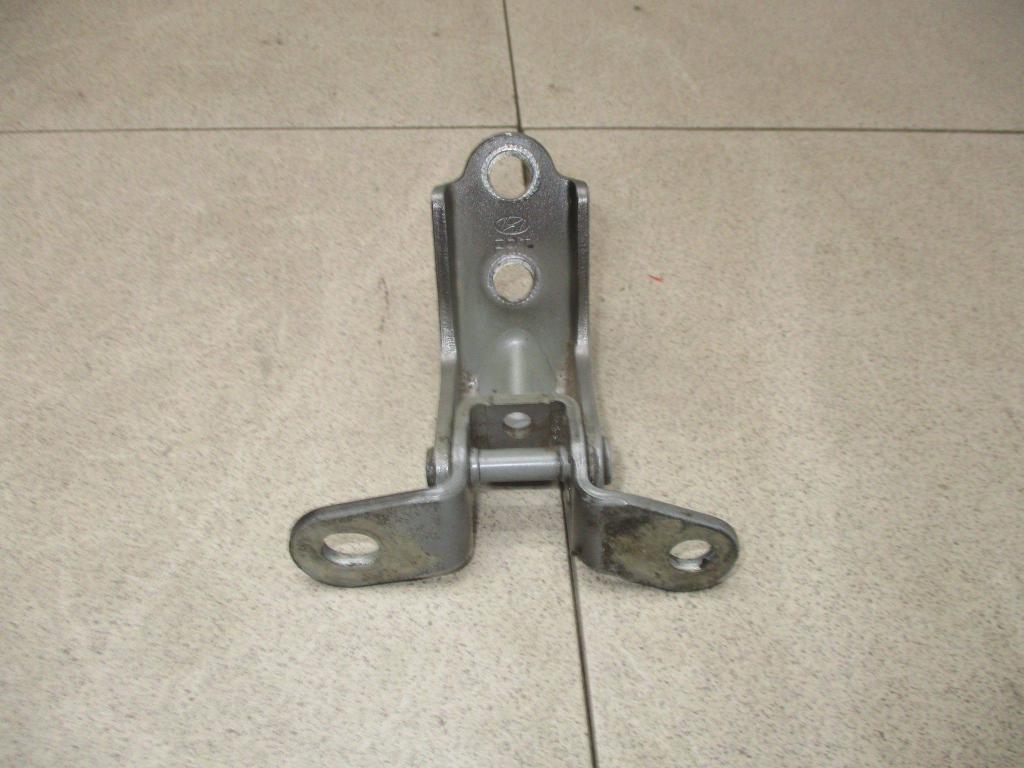 Петля двери передней правой нижняя, 500 рублей, Пермь