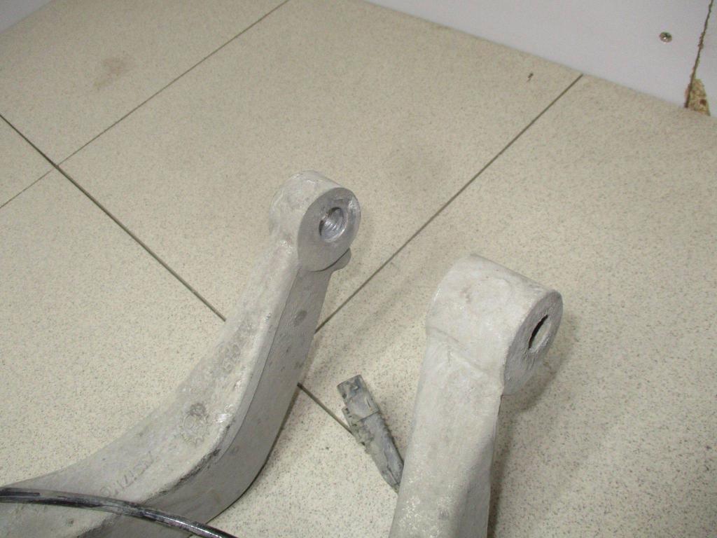 Амортизатор передний левый, 15000 рублей, Пермь