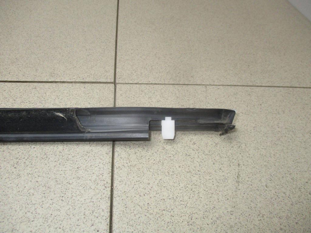 Накладка стекла переднего правого, 3000 рублей, Пермь