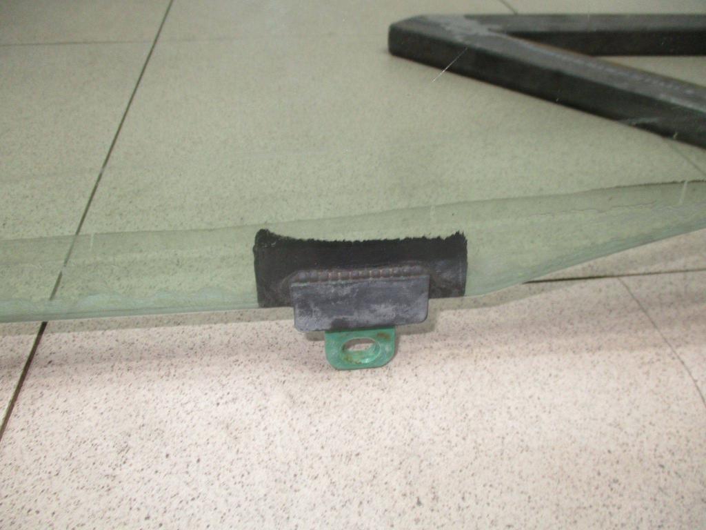 Стекло двери передней левой, 1000 рублей, Пермь