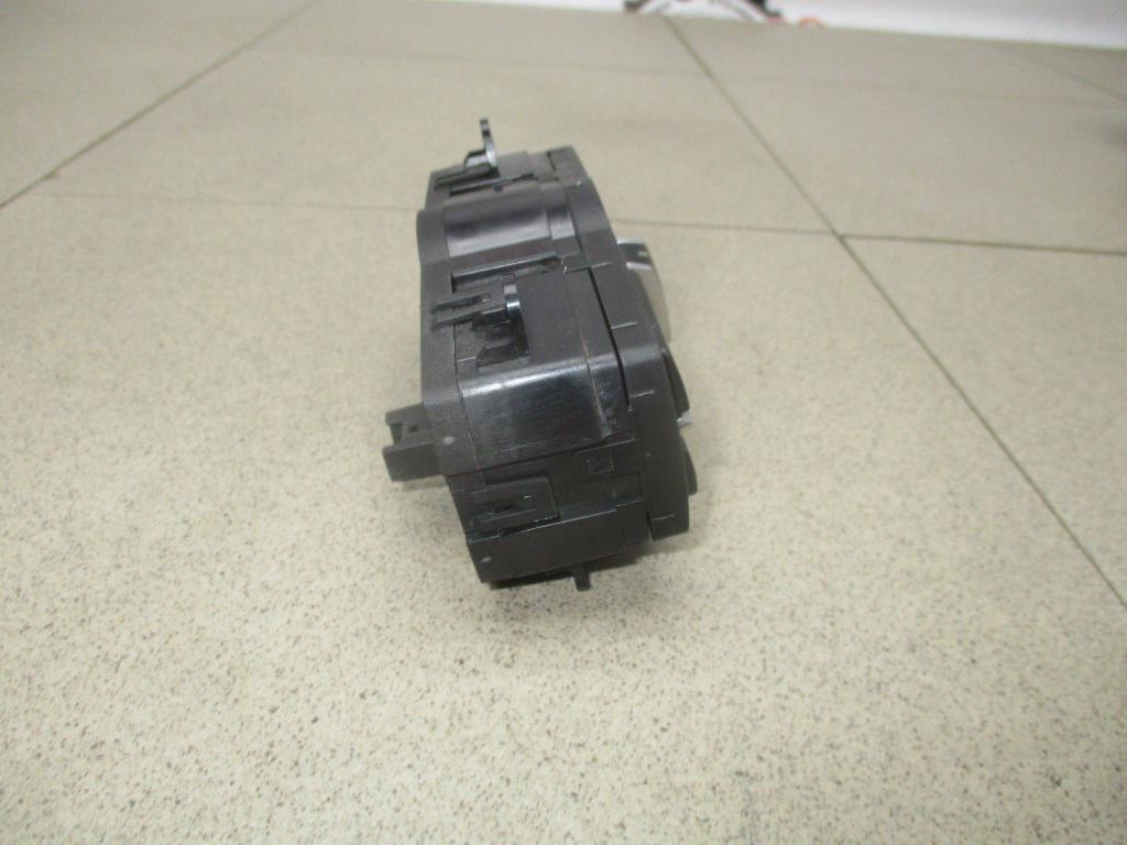 Переключатель света фар, 2000 рублей, Пермь