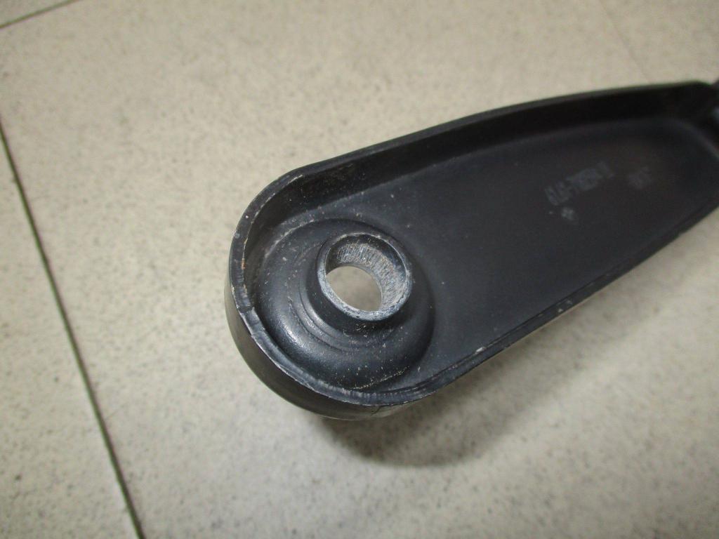 Поводок стеклоочистителя передний правый, 1500 рублей, Пермь