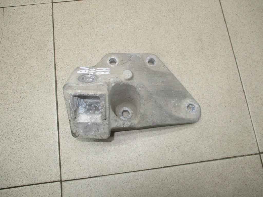 Кронштейн двигателя правый, 1500 рублей, Пермь