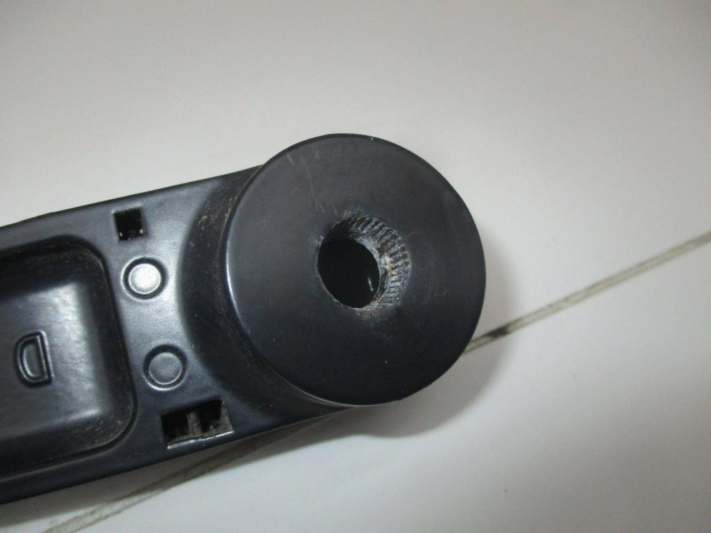 Поводок стеклоочистителя передний левый, 3000 рублей, Пермь