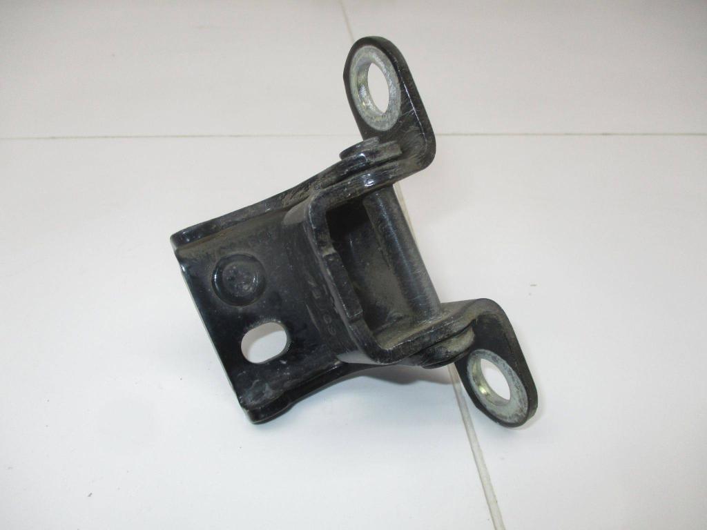 Петля двери задней правой верхняя, 700 рублей, Пермь