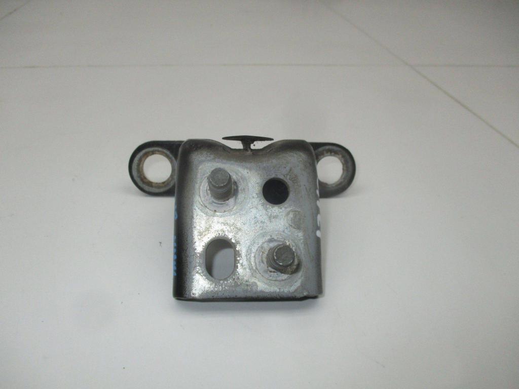 Петля двери задней правой нижняя, 700 рублей, Пермь