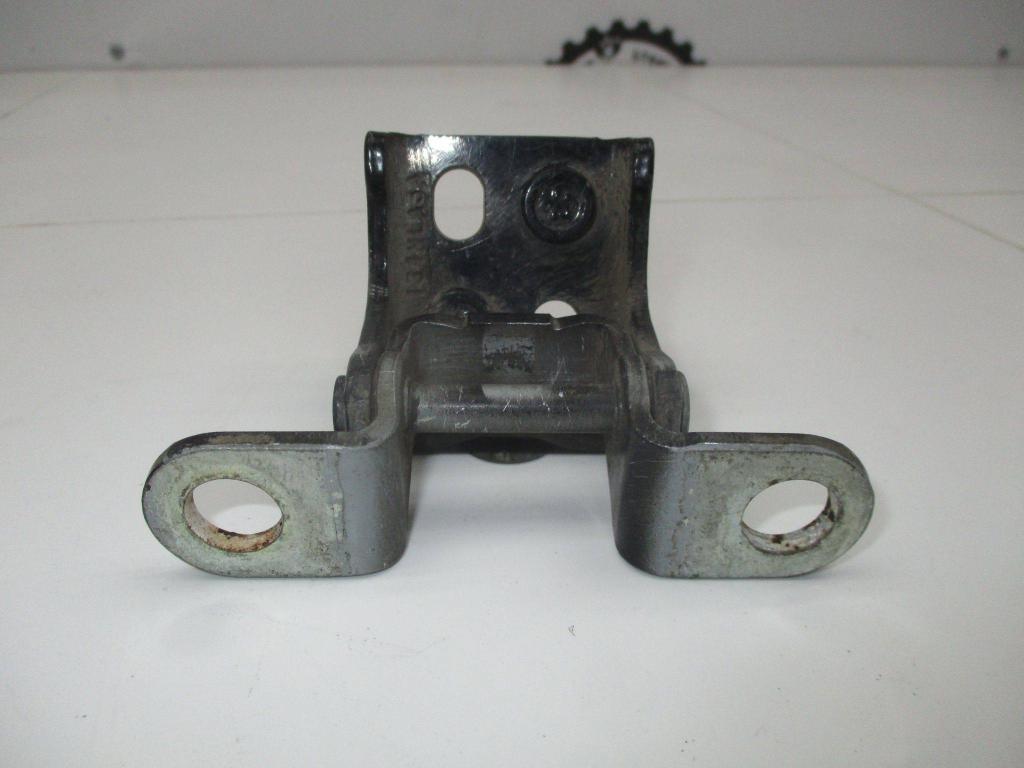 Петля двери задней правой нижняя, 700 рублей, Пермь