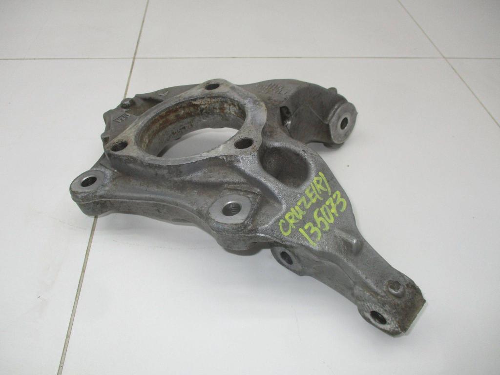 Кулак поворотный передний правый, 2000 рублей, Пермь