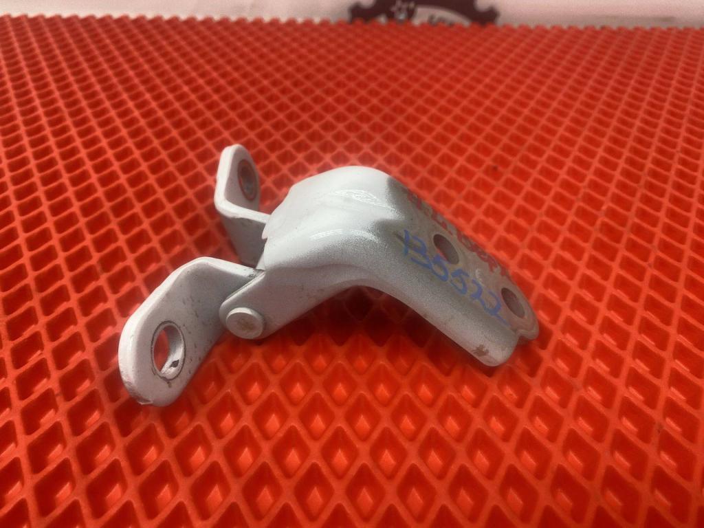 Петля двери передней левой верхняя, 1000 рублей, Пермь