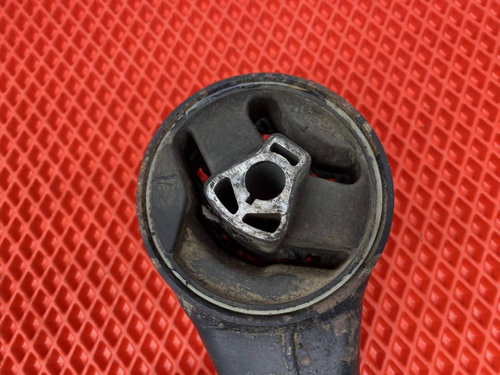 Опора двигателя задняя, 2000 рублей, Пермь