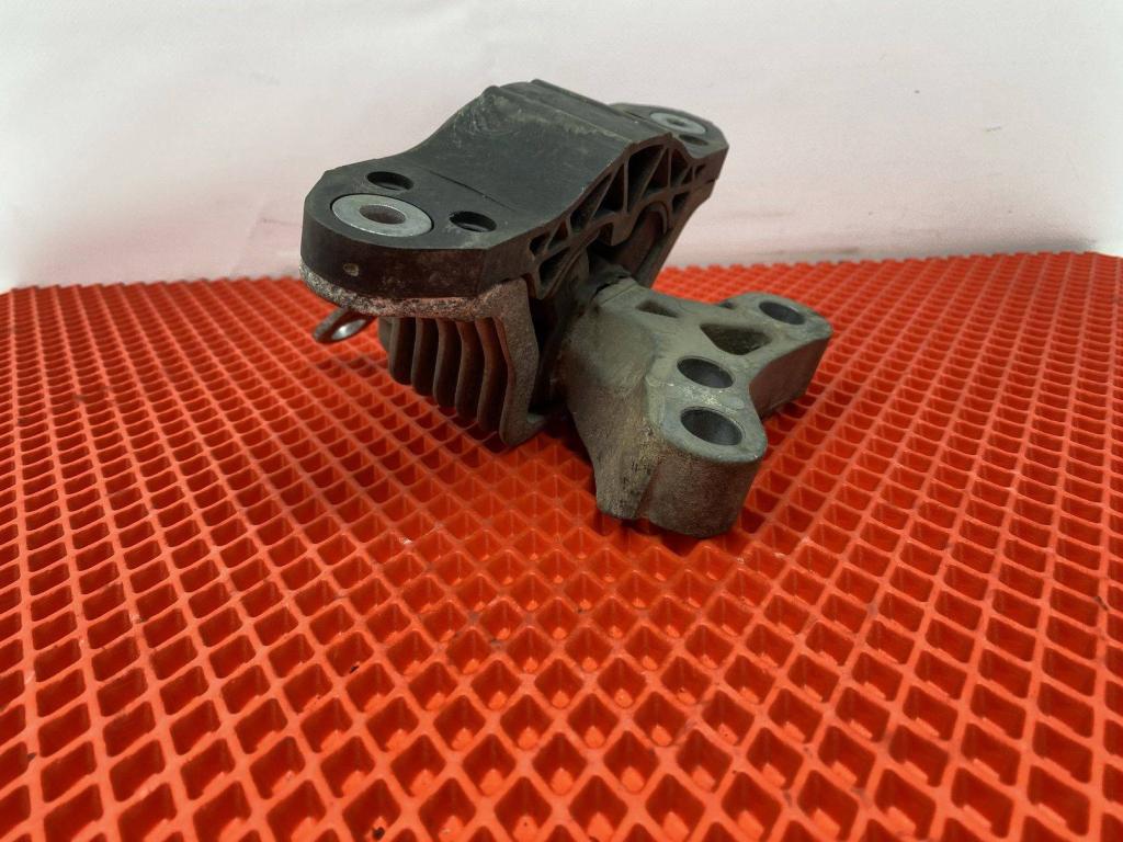 Опора двигателя правая, 3500 рублей, Пермь