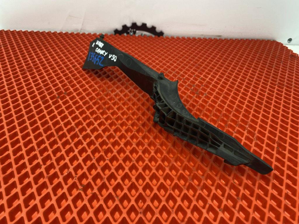 Накладка лобового стекла правая, 1000 рублей, Пермь