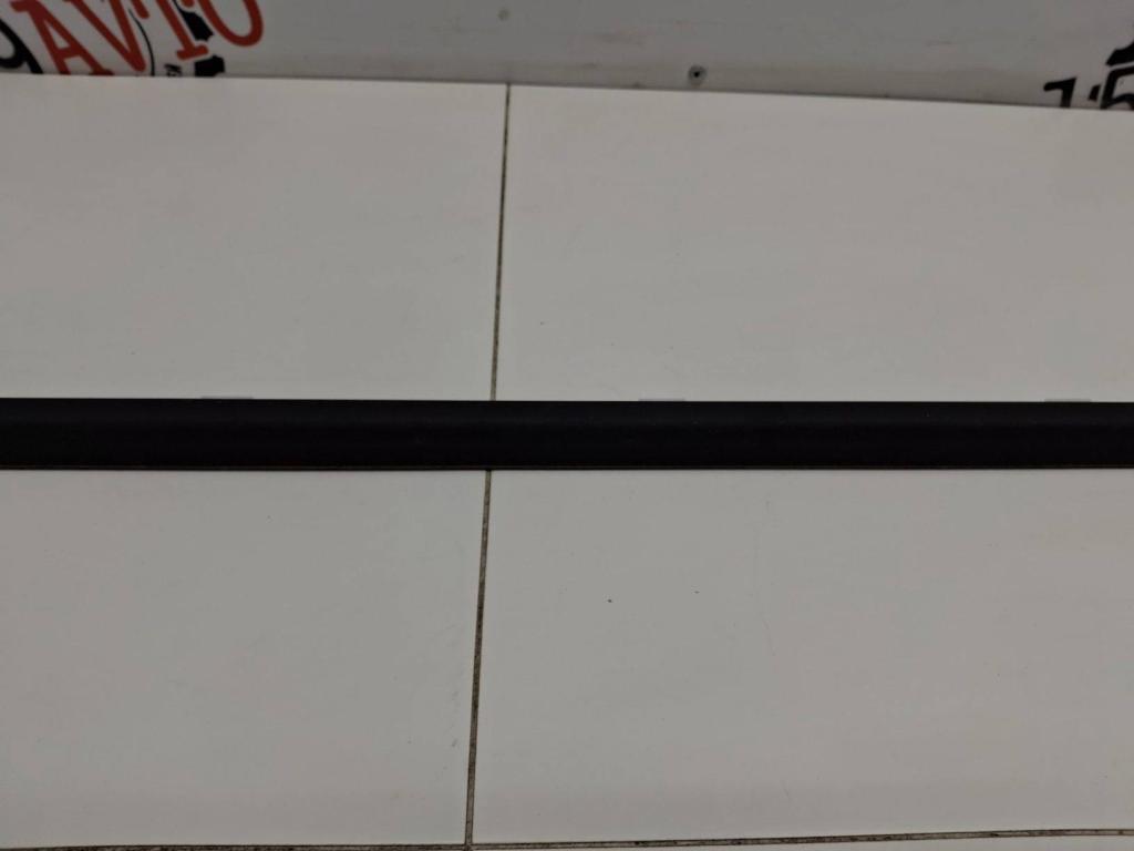 Накладка стекла переднего правого, 4000 рублей, Пермь