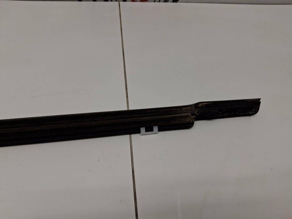 Накладка стекла переднего правого, 4000 рублей, Пермь