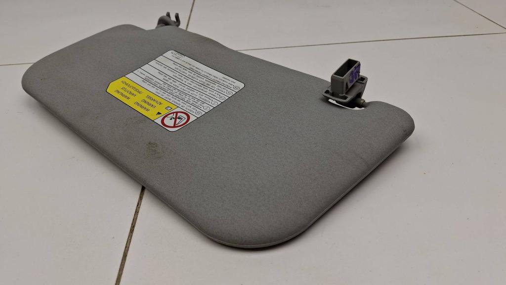 Козырек солнцезащитный правый, 1000 рублей, Пермь