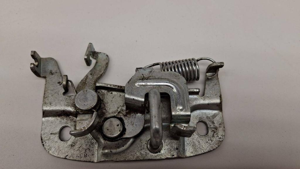 Ответная часть замка багажника, 700 рублей, Пермь