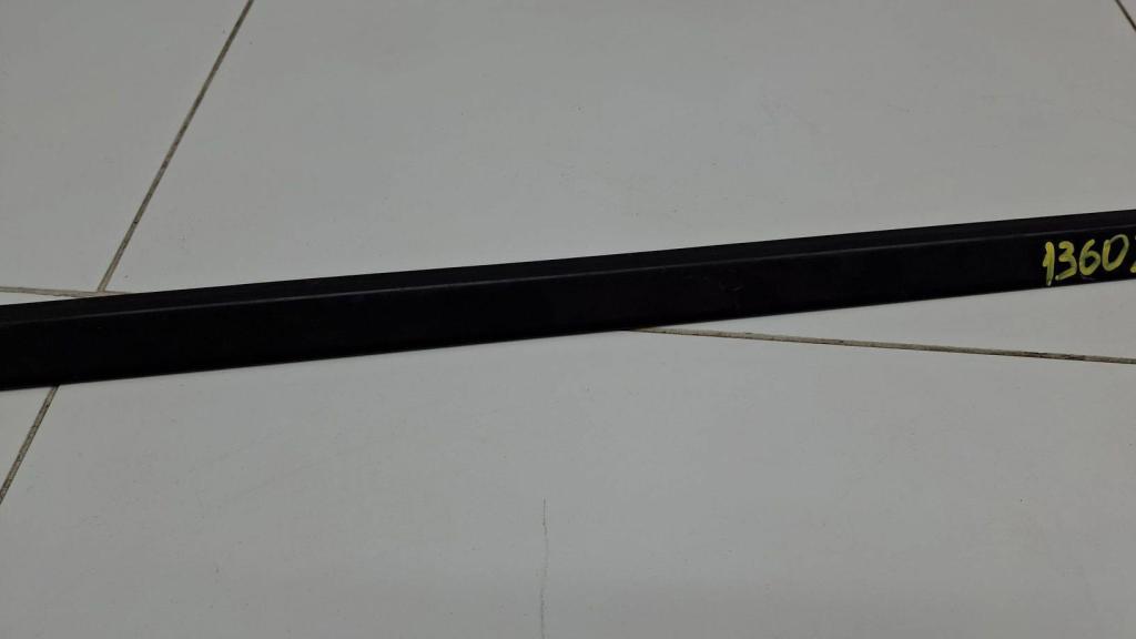 Накладка стекла переднего левого, 1000 рублей, Пермь