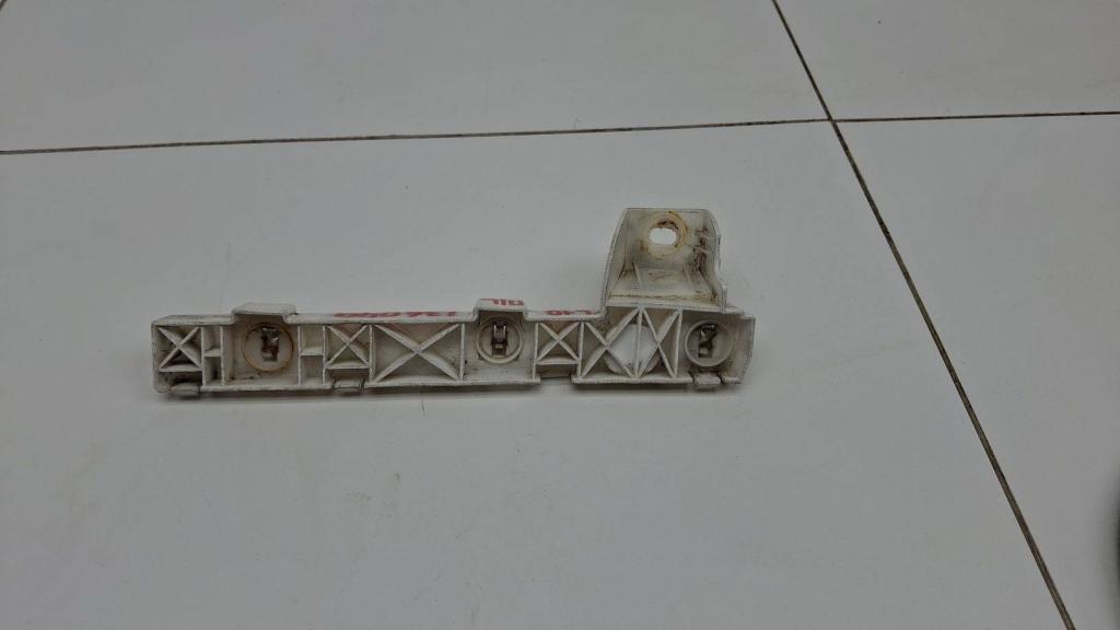 Кронштейн переднего бампера левый, 1000 рублей, Пермь