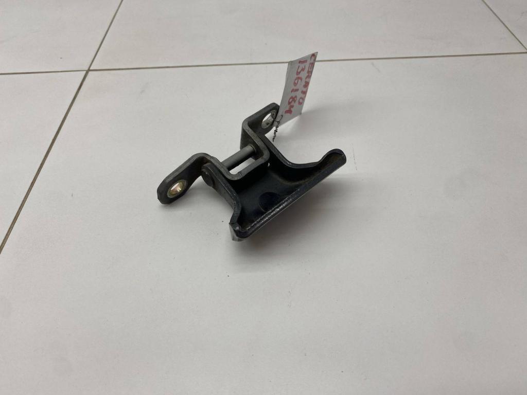 Петля двери задней левой верхняя, 500 рублей, Пермь