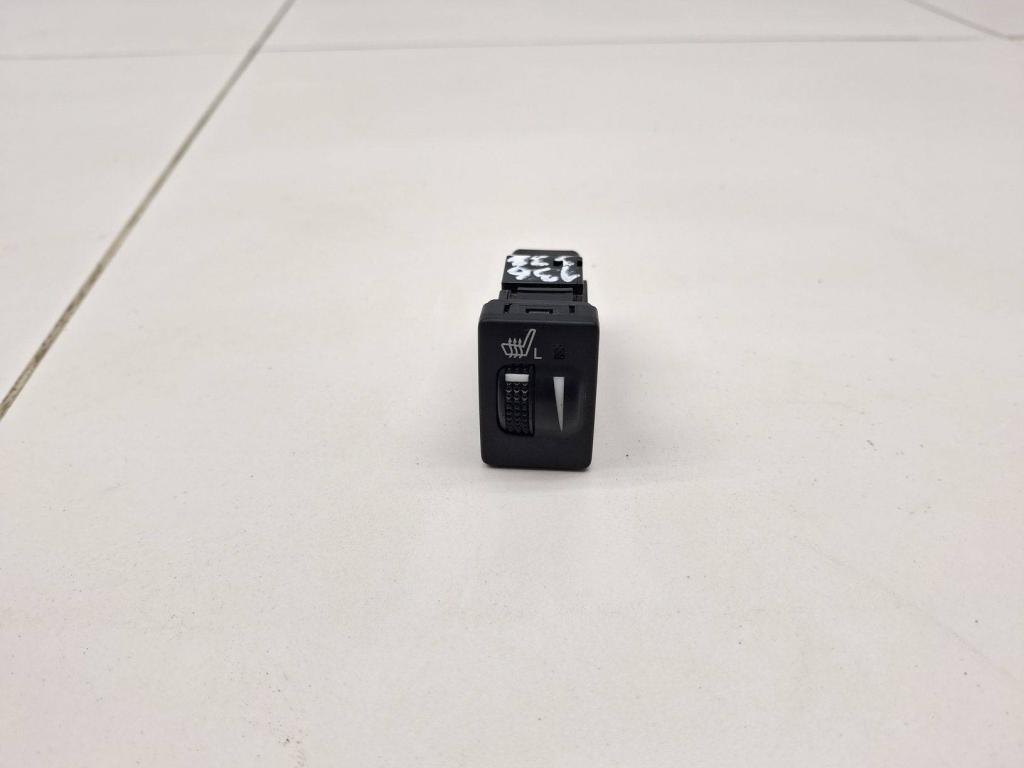 Кнопка обогрева сидений, 1500 рублей, Пермь