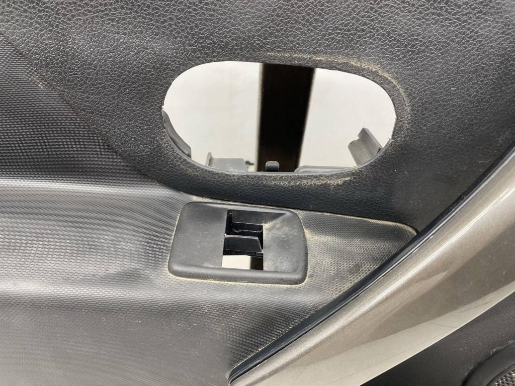 Обшивка двери передней левой, 1500 рублей, Пермь