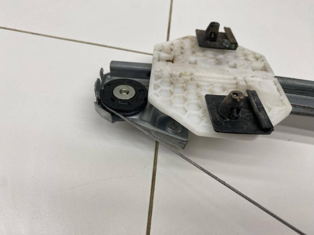 Стеклоподъемник механический задний левый, 500 рублей, Пермь