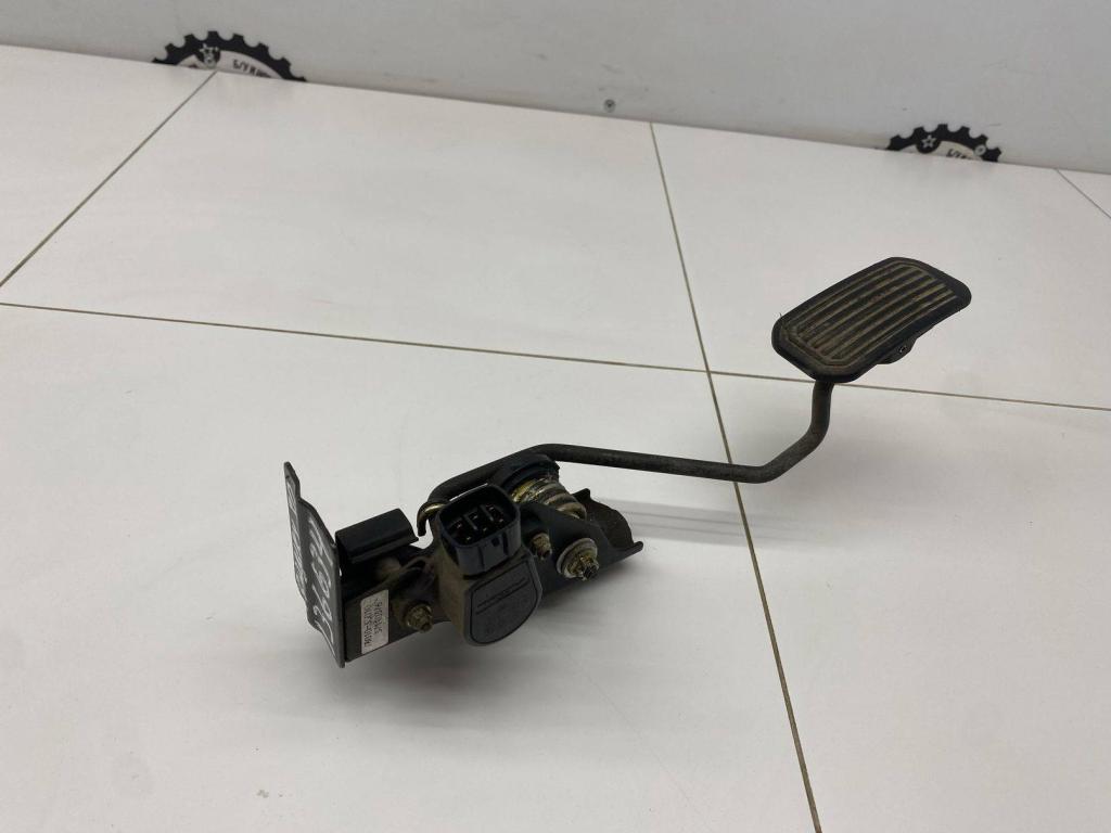 Педаль газа, 2000 рублей, Пермь