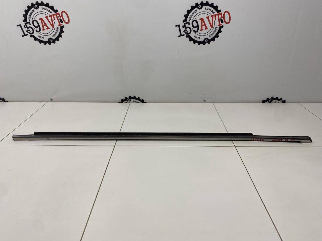 Накладка стекла переднего правого, 2000 рублей, Пермь